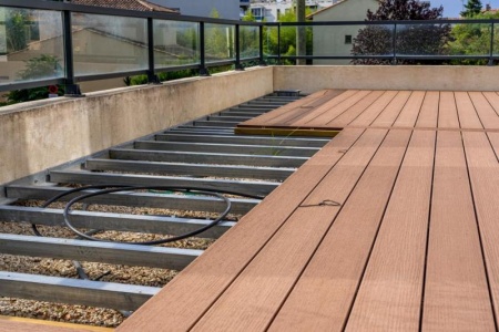 Quels mat&eacute;riaux choisir pour une terrasse durable &agrave; Maizi&egrave;res-l&egrave;s-Metz ?
